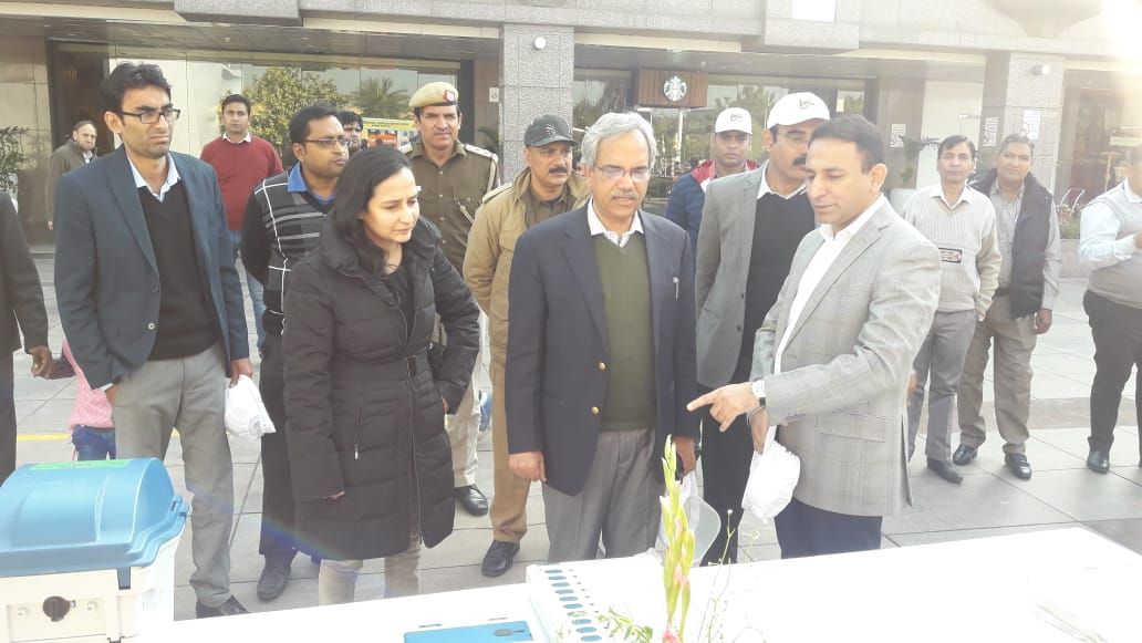 EVM,VVPAT awareness campaign inaugurated by CEO, Delhi at Select City Walk, South District