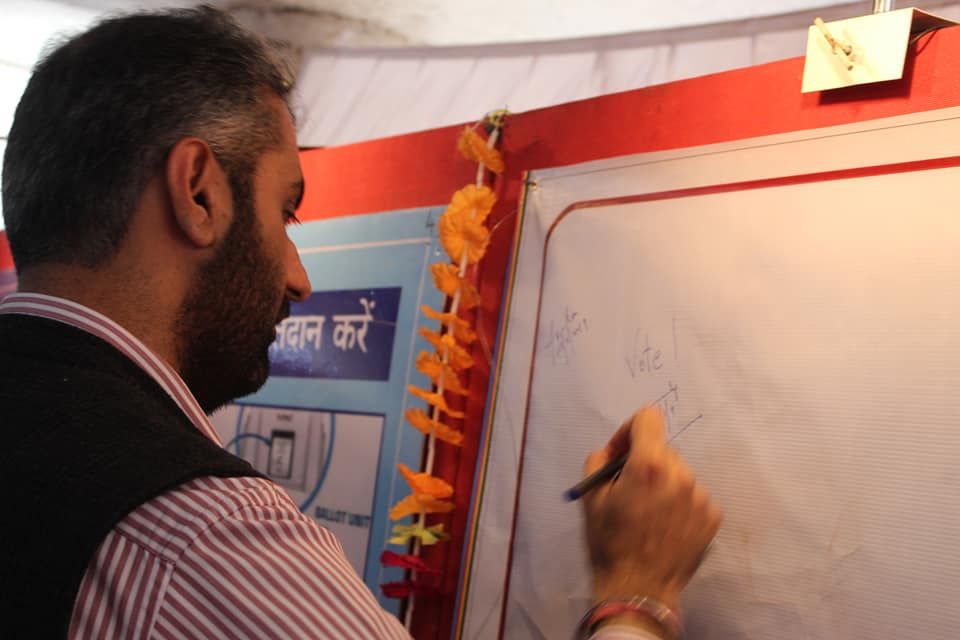 मतदाता जागरूकता अभियान के अंतर्गत हस्ताक्षर अभियान- Chandigarh
