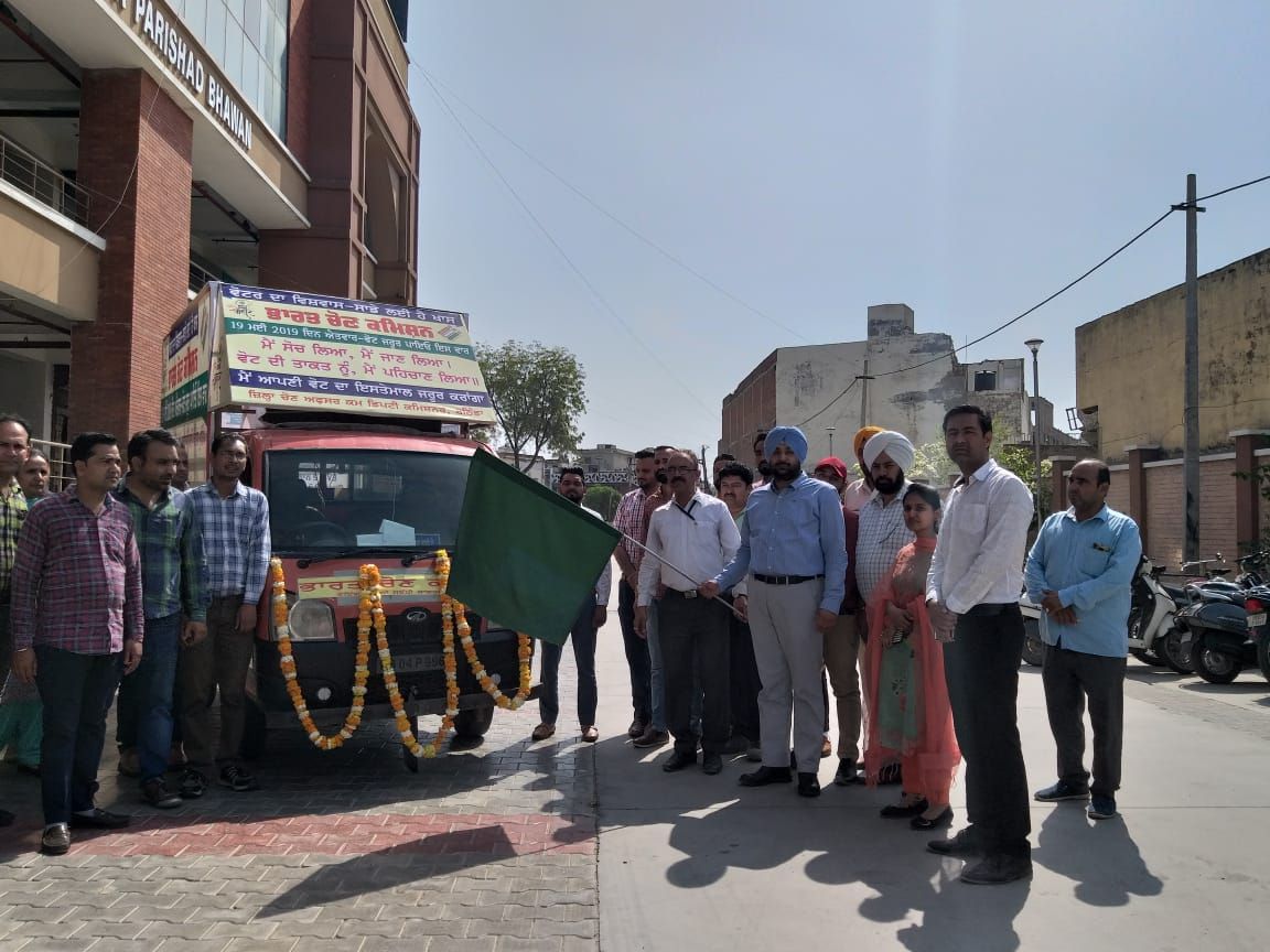 Voter awareness van flagged off by Sh. Gurpreet Singh Thind ADC(D) Bathinda