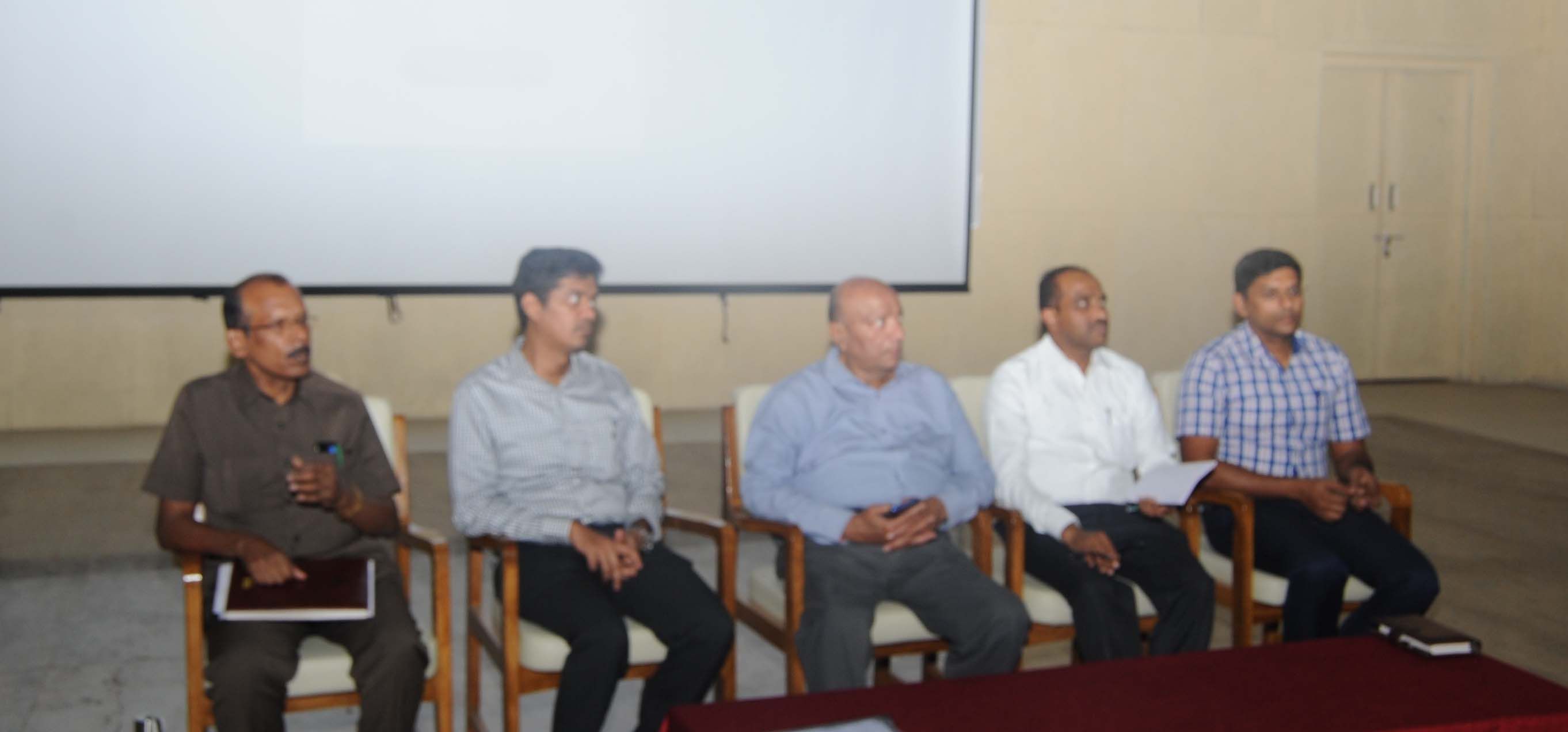 Madurai parliamentary general observer and District collector/Returning officer interacting at a preparatory meet with zonal officers on Madurai north-world Tamil sangam campus at 05.04.2019