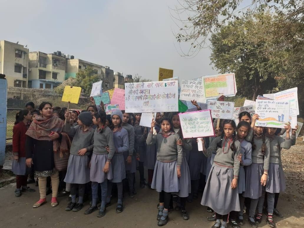 Nearly 15,000 students of around 250 government primary schools of East DMC took out ‘Prabhat Rally’ (morning march) in their respective school areas during Voter Awareness campaign on Friday in East Delhi.